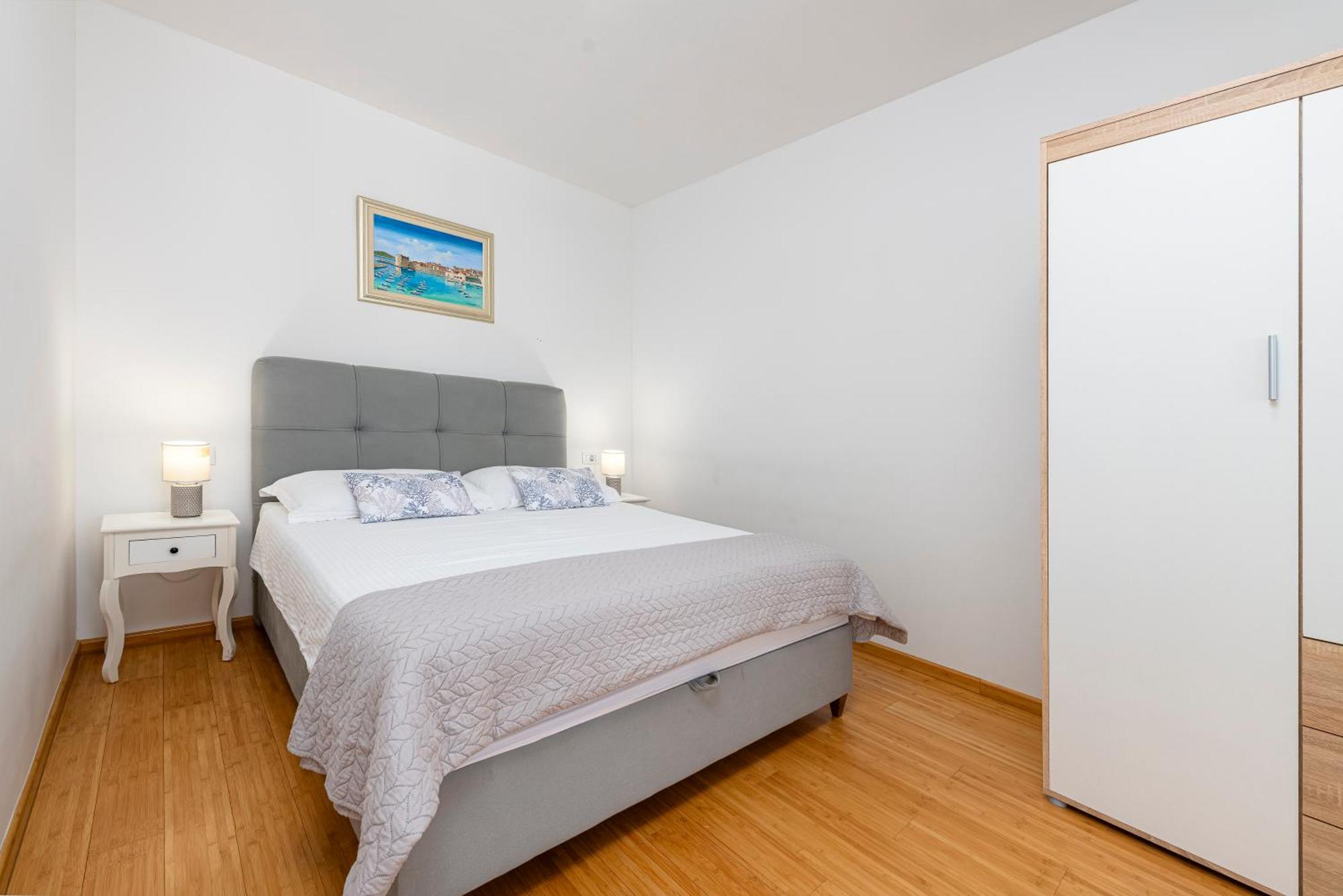 Oyo Deluxe Apartments Dubrovnik Luaran gambar